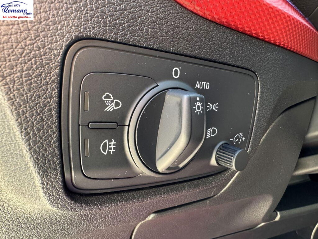 AUDI - Q2 - 30 TDI S tronic Admired Advanced#FARI FULL LED!