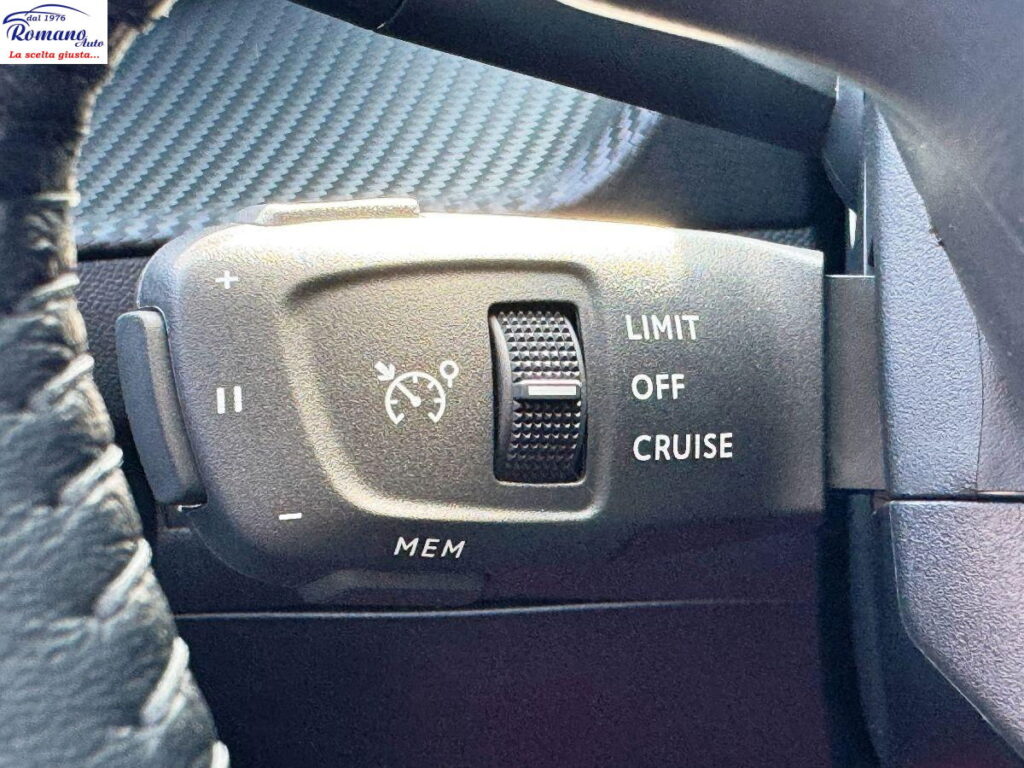 PEUGEOT - 2008 -  PureTech 100 Allure#VIRTUAL COCKPIT!RETROCAMERA 360Â°!