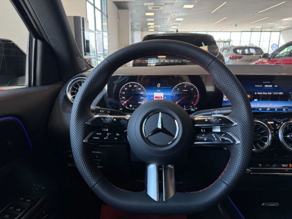 NEW MERCEDES - Classe GLA - 200 d Automatic Premium#TETTO APRIBILE!