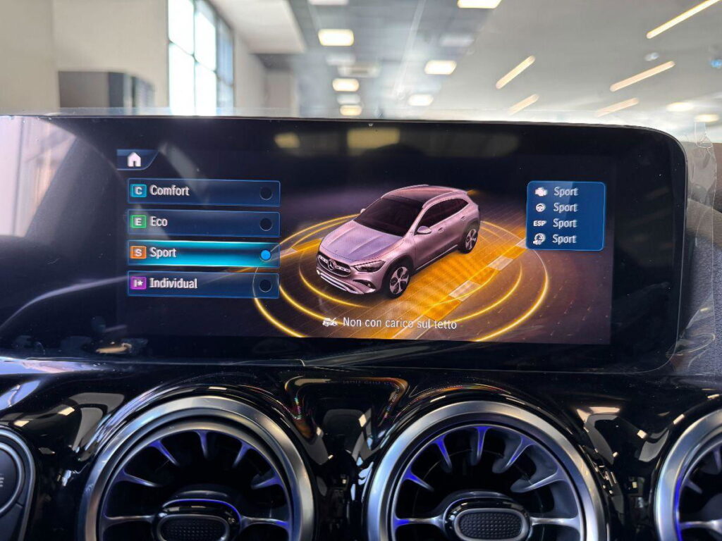 NEW MERCEDES - Classe GLA - 200 d Automatic Premium#TETTO APRIBILE!