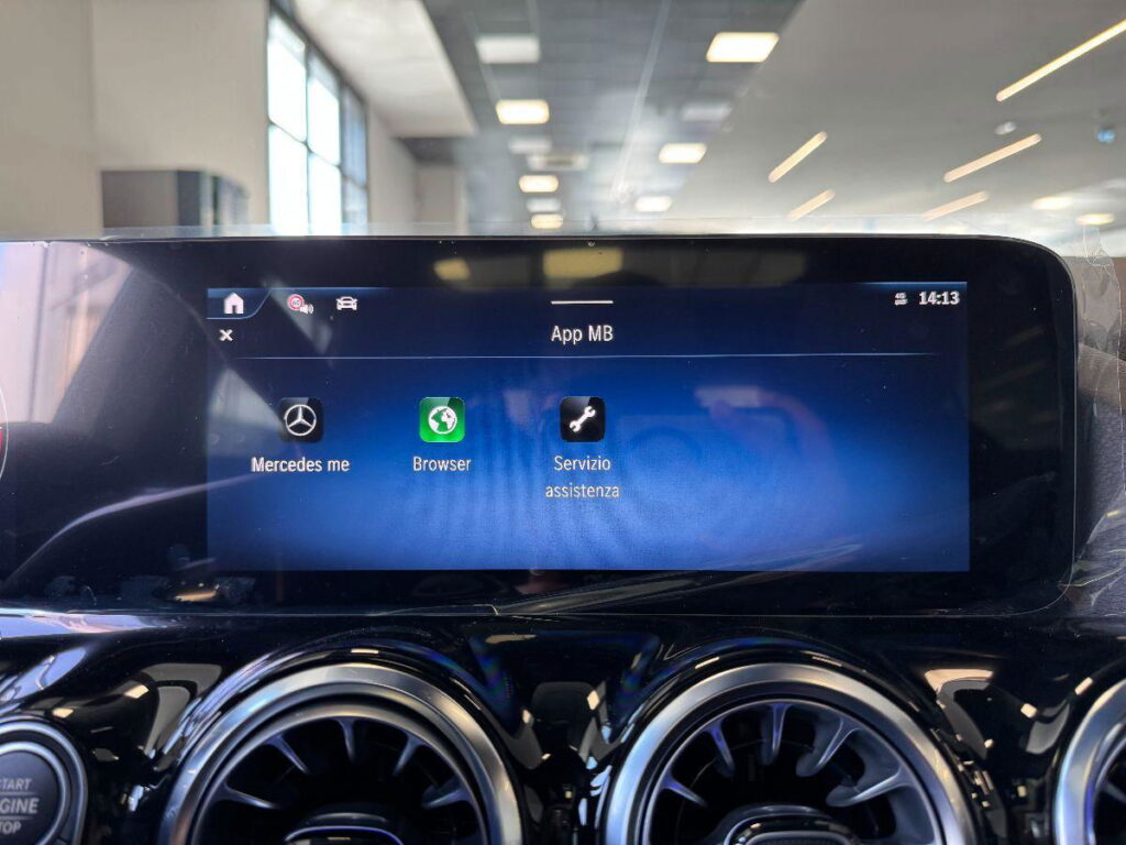 NEW MERCEDES - Classe GLA - 200 d Automatic Premium#TETTO APRIBILE!