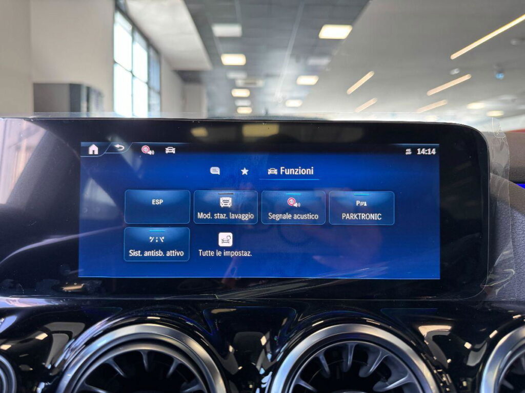 NEW MERCEDES - Classe GLA - 200 d Automatic Premium#TETTO APRIBILE!