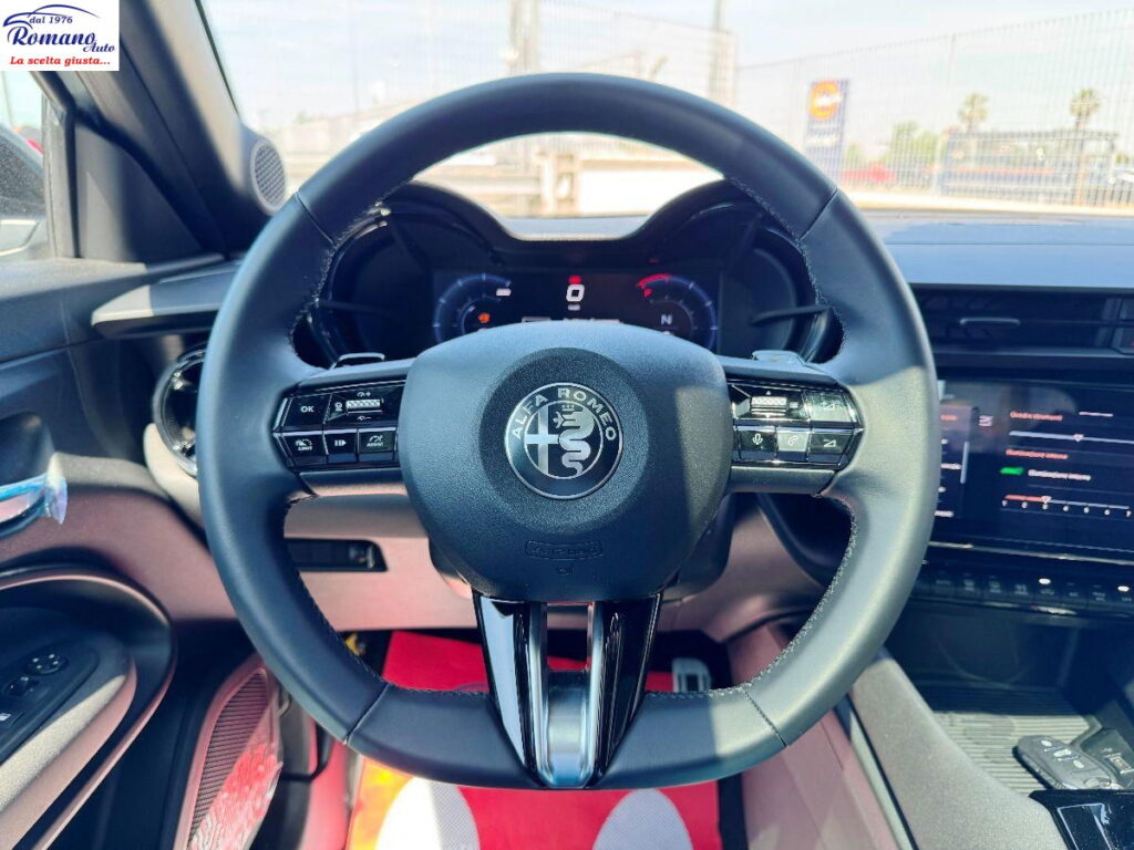 NEW ALFA ROMEO JUNIOR IBRIDA SPECIALE#TETTO APRIBILE!