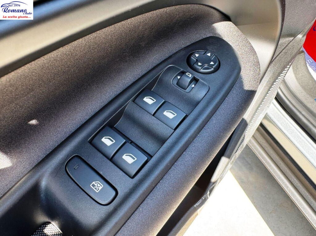 NEW ALFA ROMEO JUNIOR IBRIDA SPECIALE#TETTO APRIBILE!