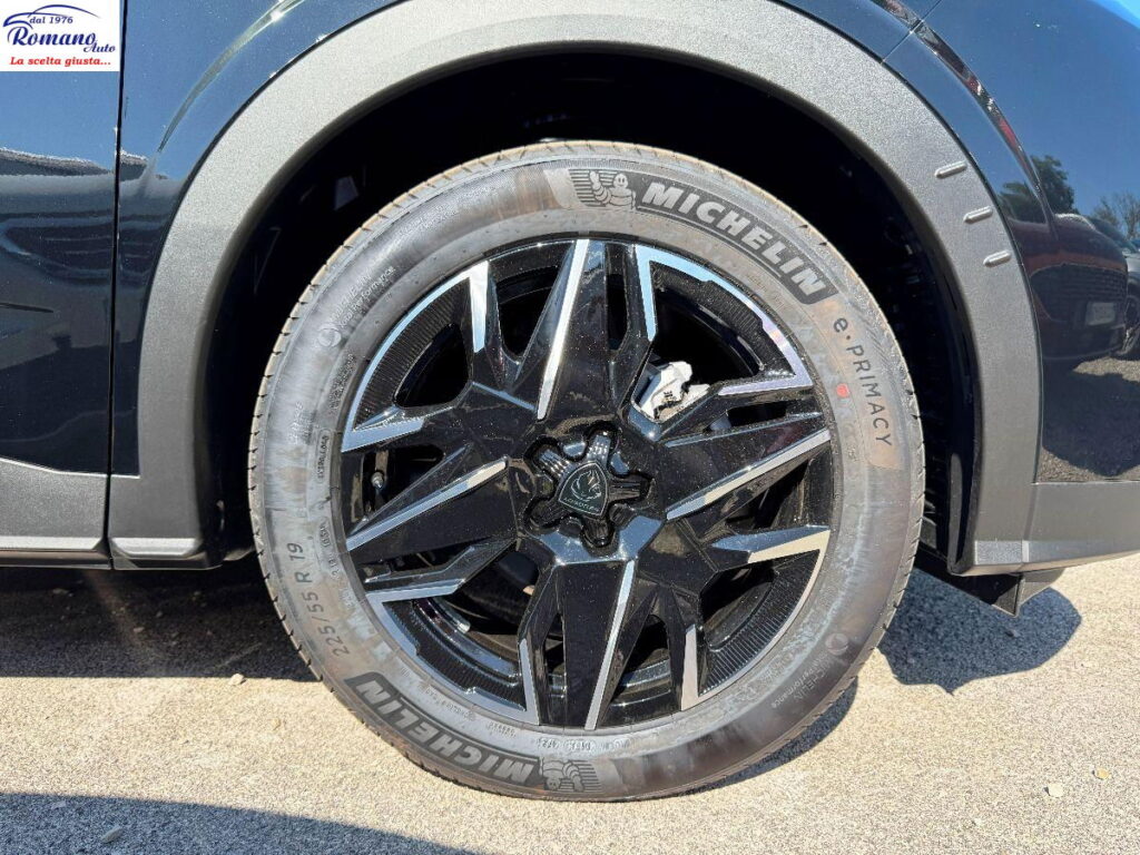 NEW PEUGEOT - 3008  1.2 hybrid Allure 136cv e-dcs6!