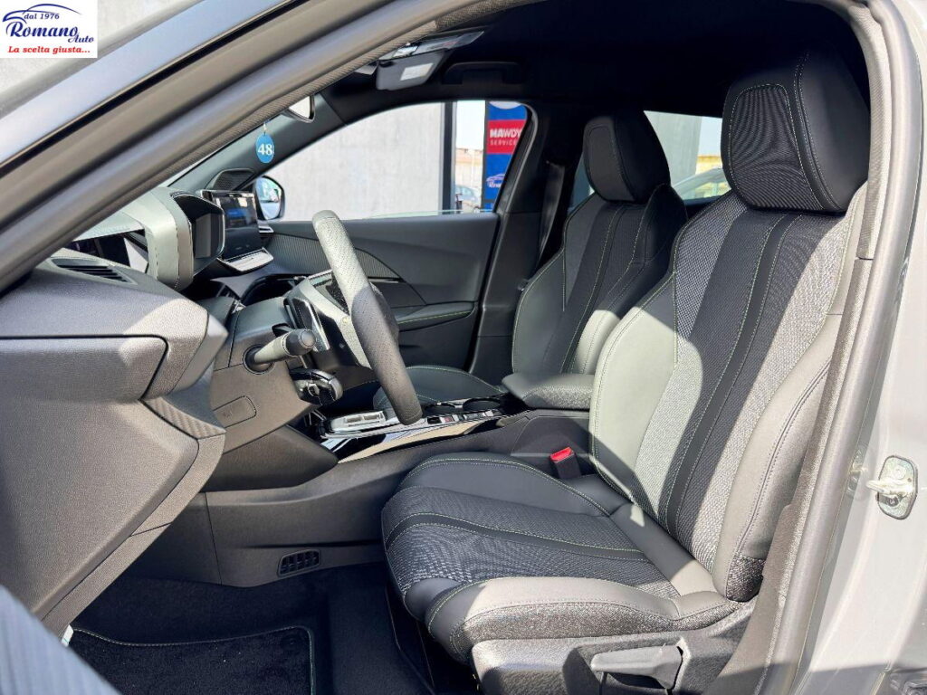 NEW Peugeot 2008 2Âª serie Hybrid 145 e-DCS6 GT#VIRTUAL COCKPIT!