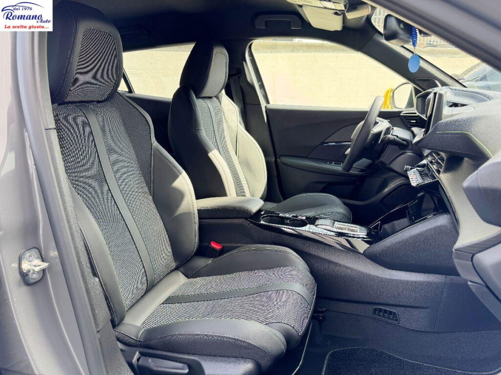 NEW Peugeot 2008 2Âª serie Hybrid 145 e-DCS6 GT#VIRTUAL COCKPIT!