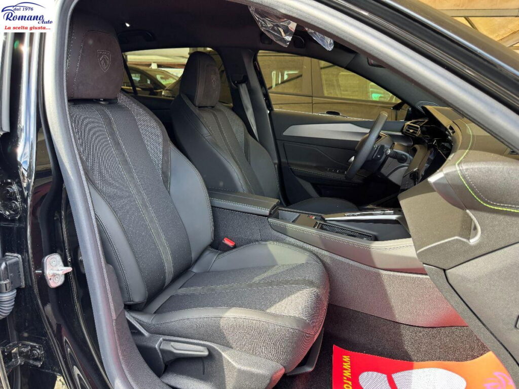 NEW Peugeot 308 3Âª serie BlueHDi 130 EAT8 GT#PACK VISION!