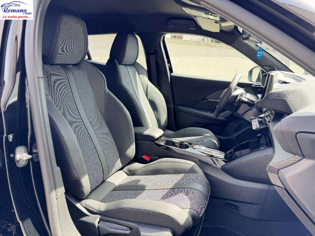 NEW Peugeot 2008 2Âª serie Hybrid 145 e-DCS6 GT#VIRTUAL COCKPIT!