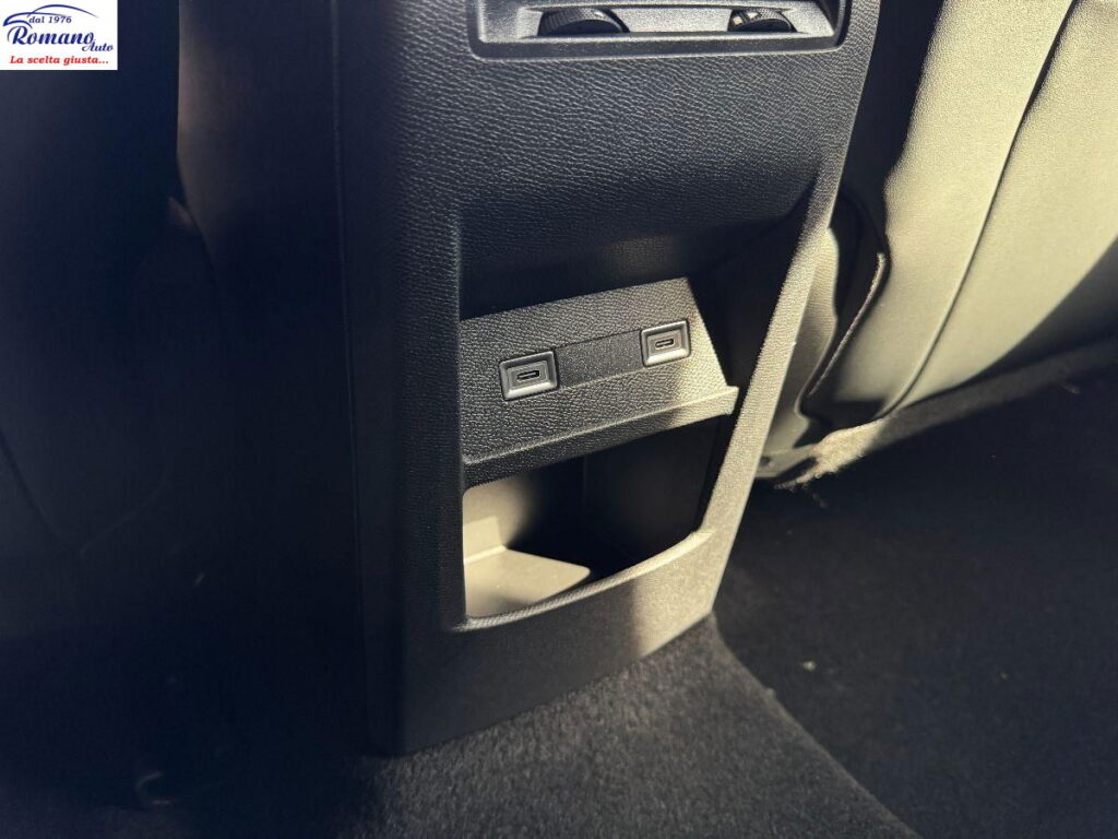 NEW Peugeot 308 3Âª serie BlueHDi 130 EAT8 GT#PACK VISION!