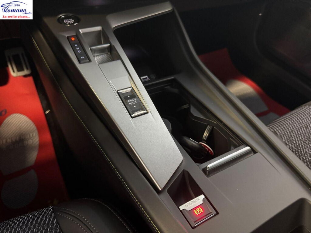 NEW Peugeot 308 3Âª serie BlueHDi 130 EAT8 GT#PACK VISION!