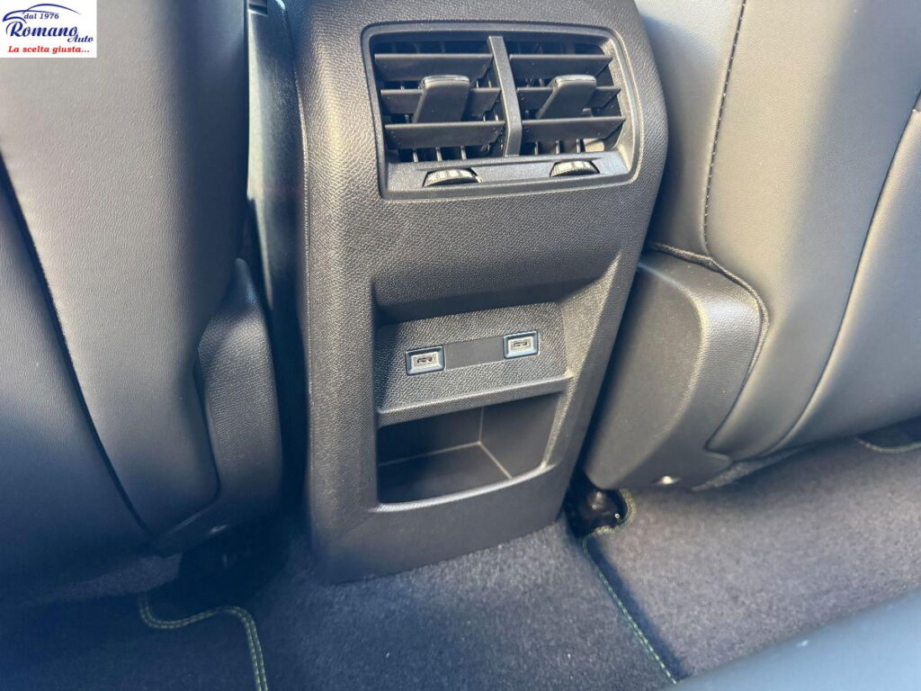 NEW Peugeot 308 3Âª serie BlueHDi 130 EAT8 GT#PACK VISION!