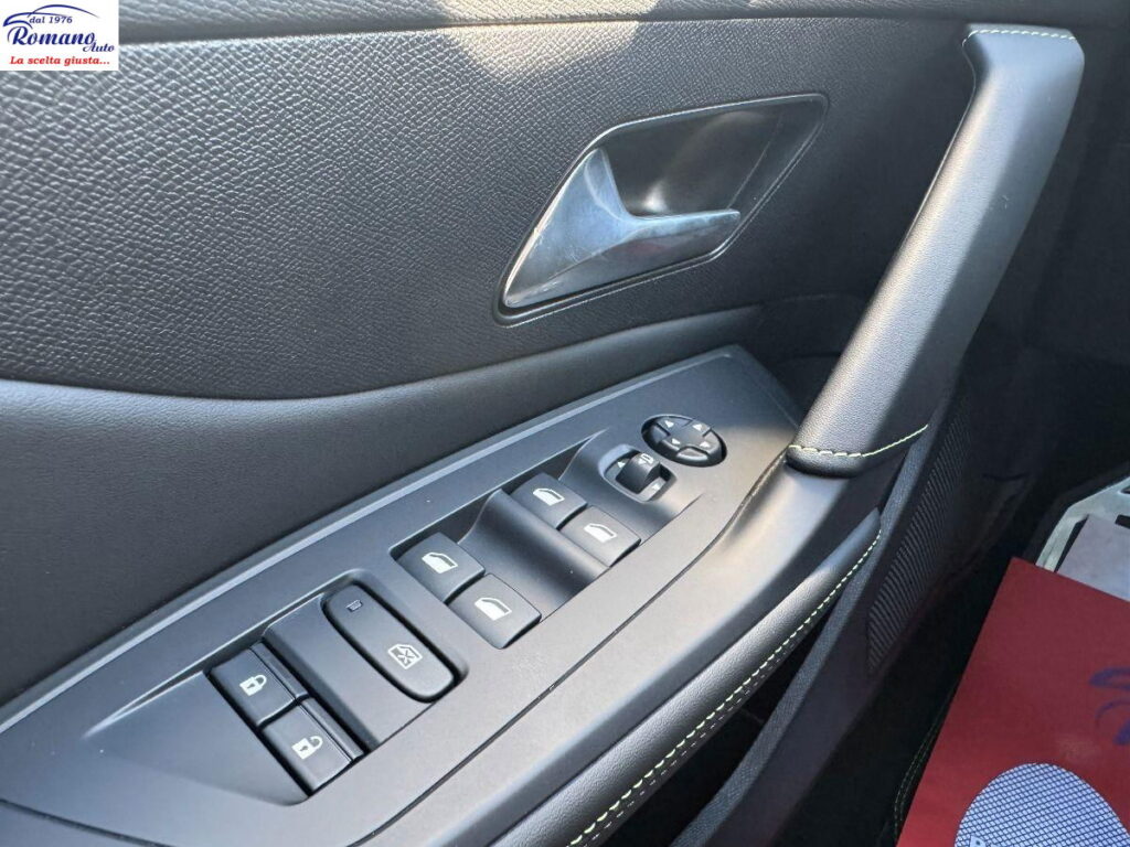 NEW Peugeot 308 3Âª serie BlueHDi 130 EAT8 GT#PACK VISION!