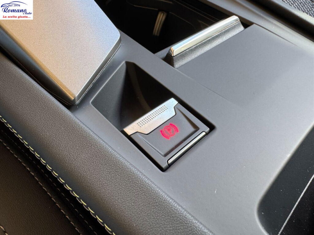 NEW Peugeot 308 3Âª serie BlueHDi 130 EAT8 GT#PACK VISION!