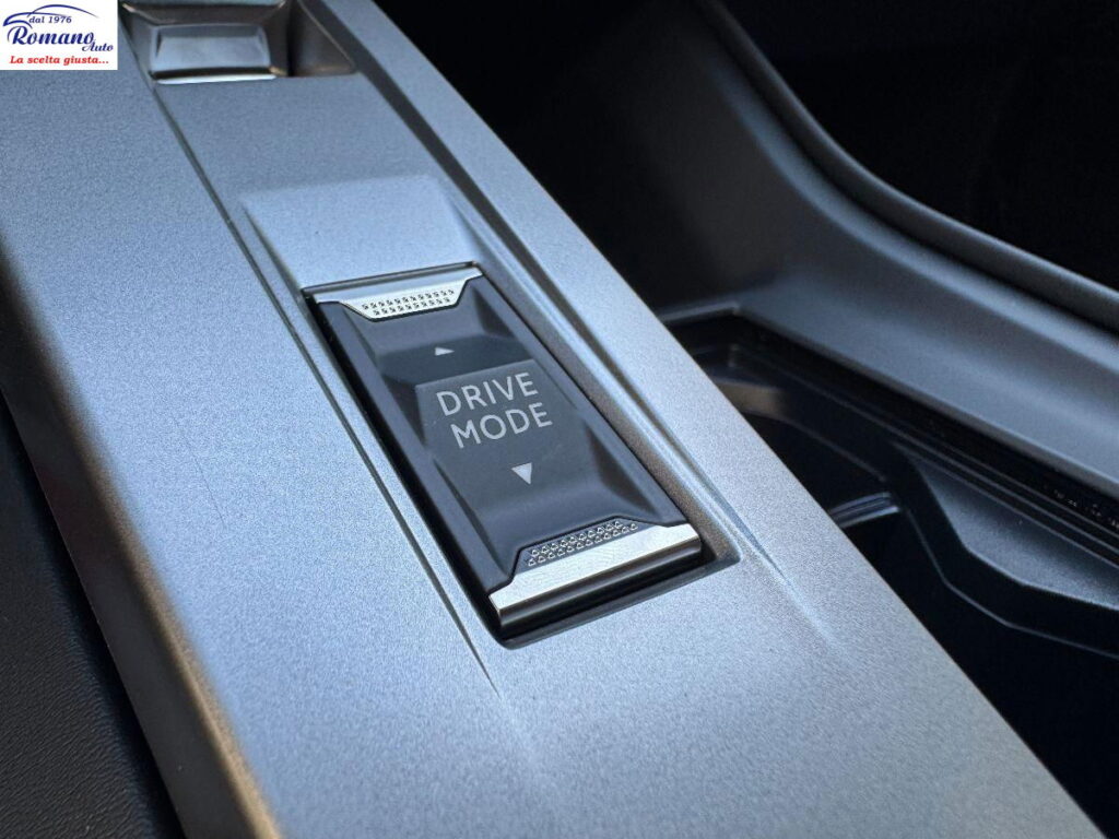 NEW Peugeot 308 3Âª serie BlueHDi 130 EAT8 GT#PACK VISION!