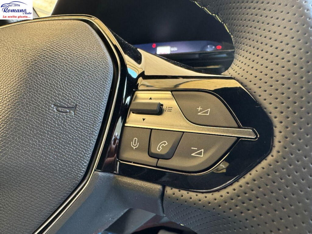 NEW Peugeot 308 3Âª serie BlueHDi 130 EAT8 GT#PACK VISION!