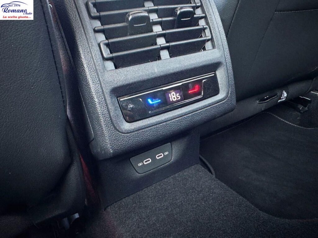 NEW Volkswagen Golf 2.0 TDI 150 CV DSG Restyling GOAL#RETROCAMERA!