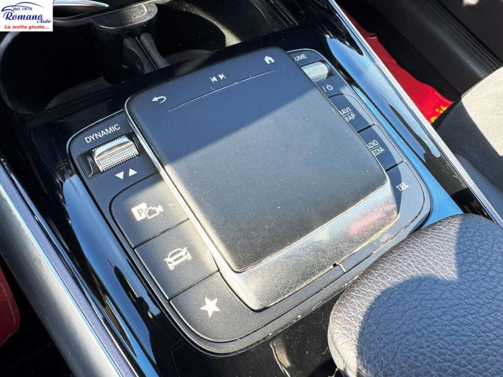 MERCEDES - Classe GLA - 180 d Automatic Premium#PACK LUCI INTERNO MULTICOLOR!