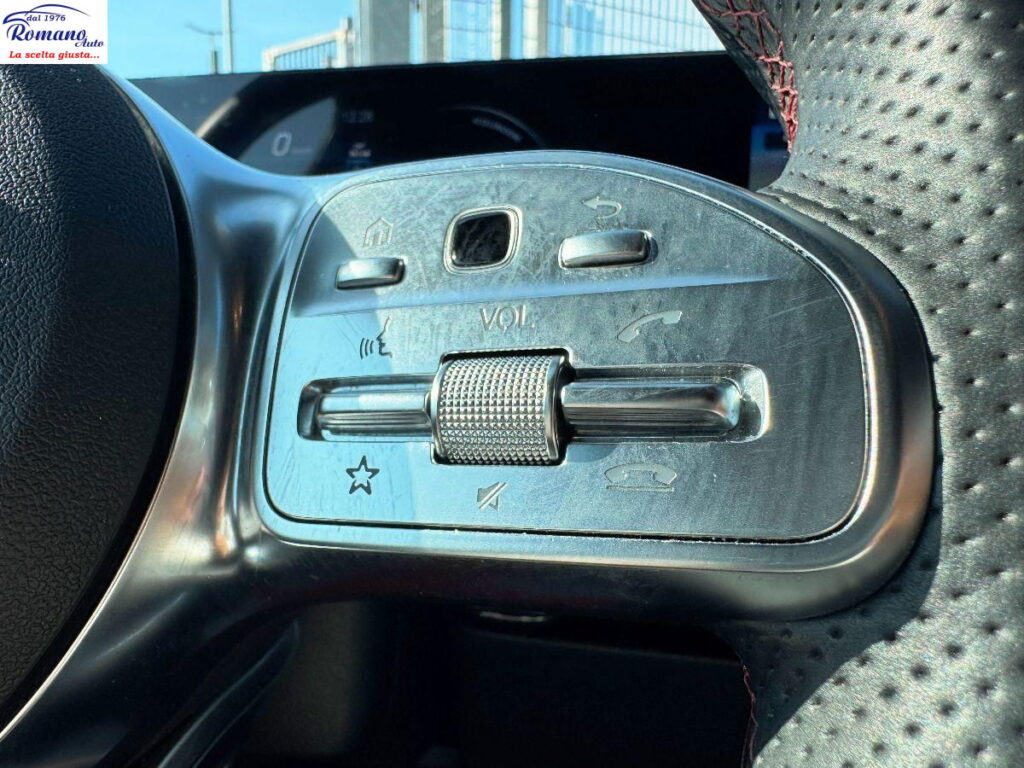 MERCEDES - Classe GLA - 180 d Automatic Premium#PACK LUCI INTERNO MULTICOLOR!