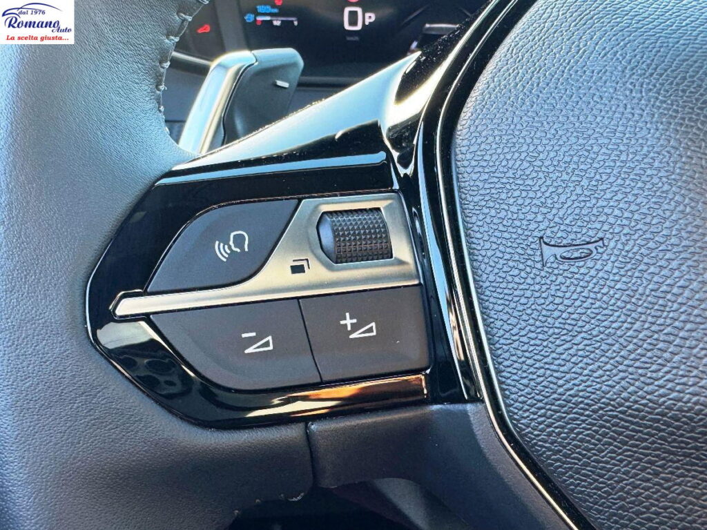 PEUGEOT - 2008 - PureTech 130 EAT8 Allure#SOLO 8.800KM!