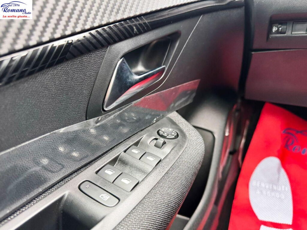 NEW Peugeot 208 1.2 Hybrid 110cv e-DCS6 Style#2 ANNI GARANZIA PEUGEO!