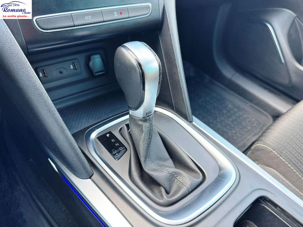 RENAULT - MÃ©gane  1.5 blue dci Intens 115cv edc