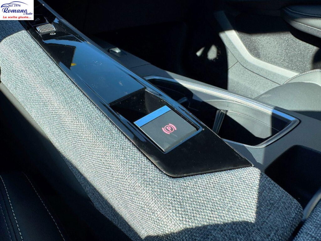 NEW PEUGEOT - 3008 - Hybrid 136 e-DCS6 GT#PACK VISION 360Â°!