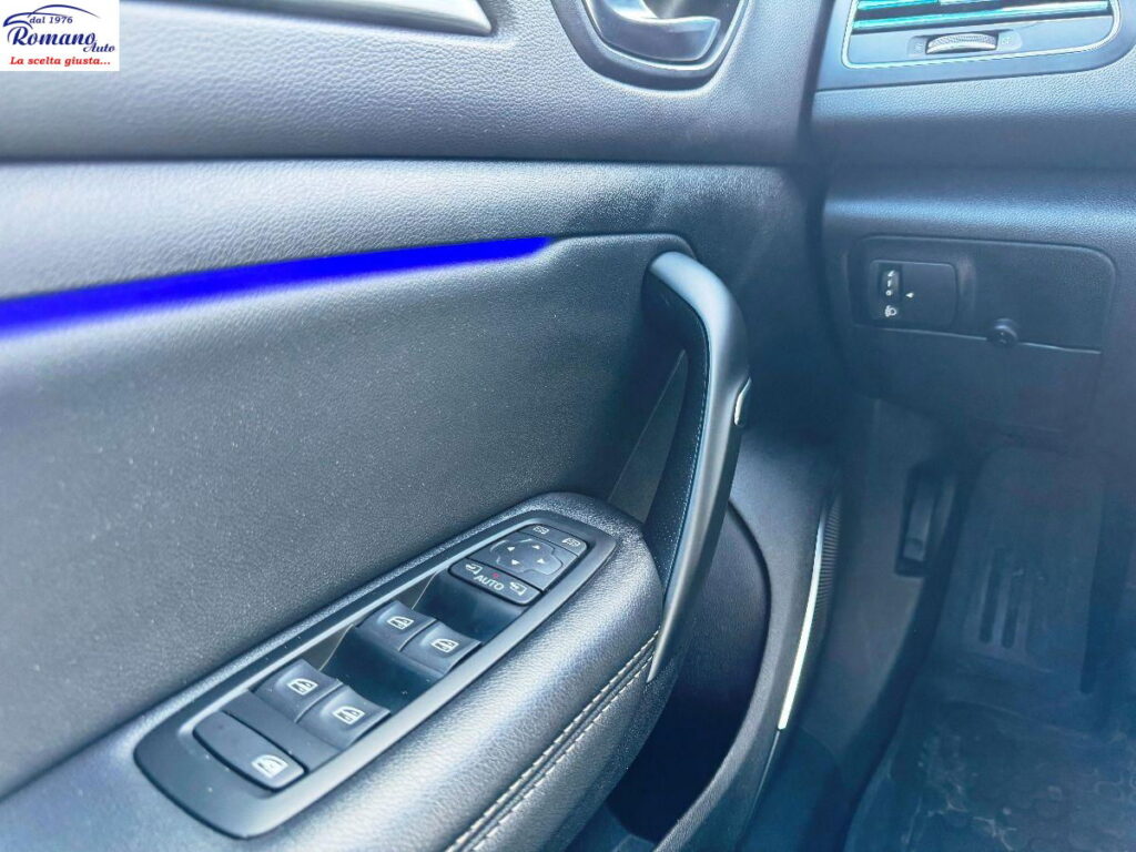 RENAULT - MÃ©gane  1.5 blue dci Intens 115cv edc