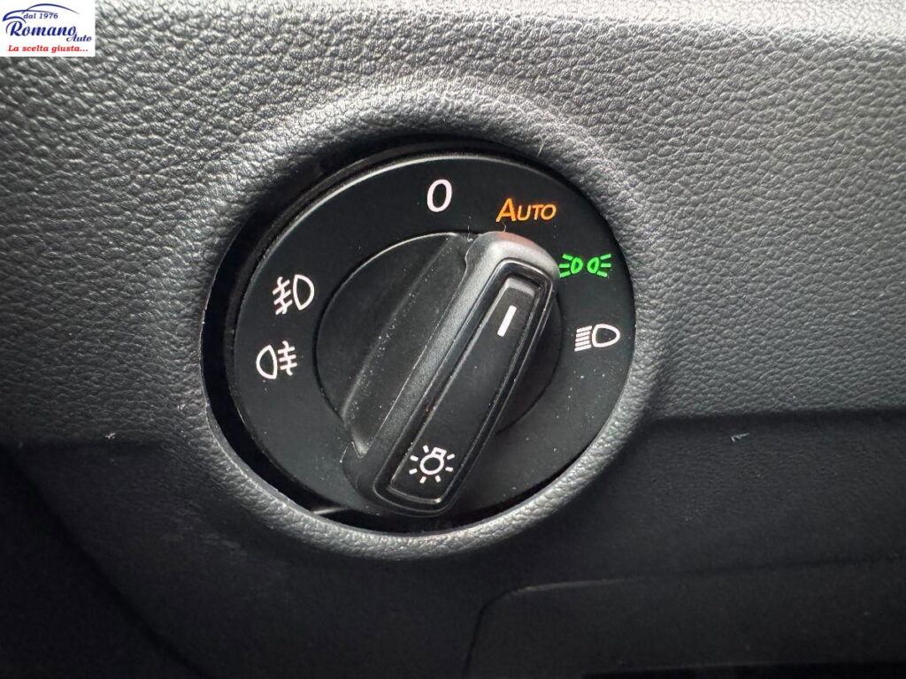 VOLKSWAGEN - T-Roc - 1.6 TDI SCR Business BlueMot.Tech.