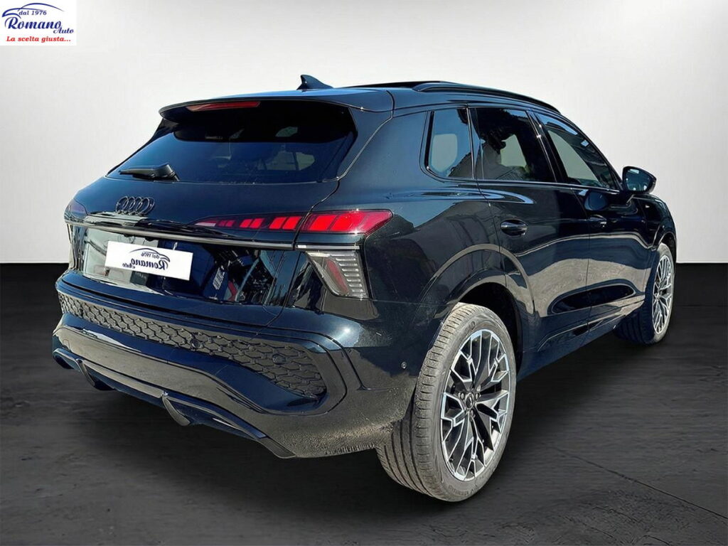 NEW Audi Q3 2.0 tdi 150cv S-Line edition s-tronic#TETTP APRIBILE!