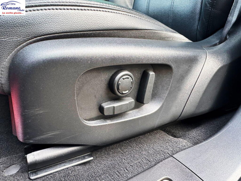 Evoque 2.0d i4 mhev R-Dynamic SE awd 204cv auto#TETTO PANORAMICO!