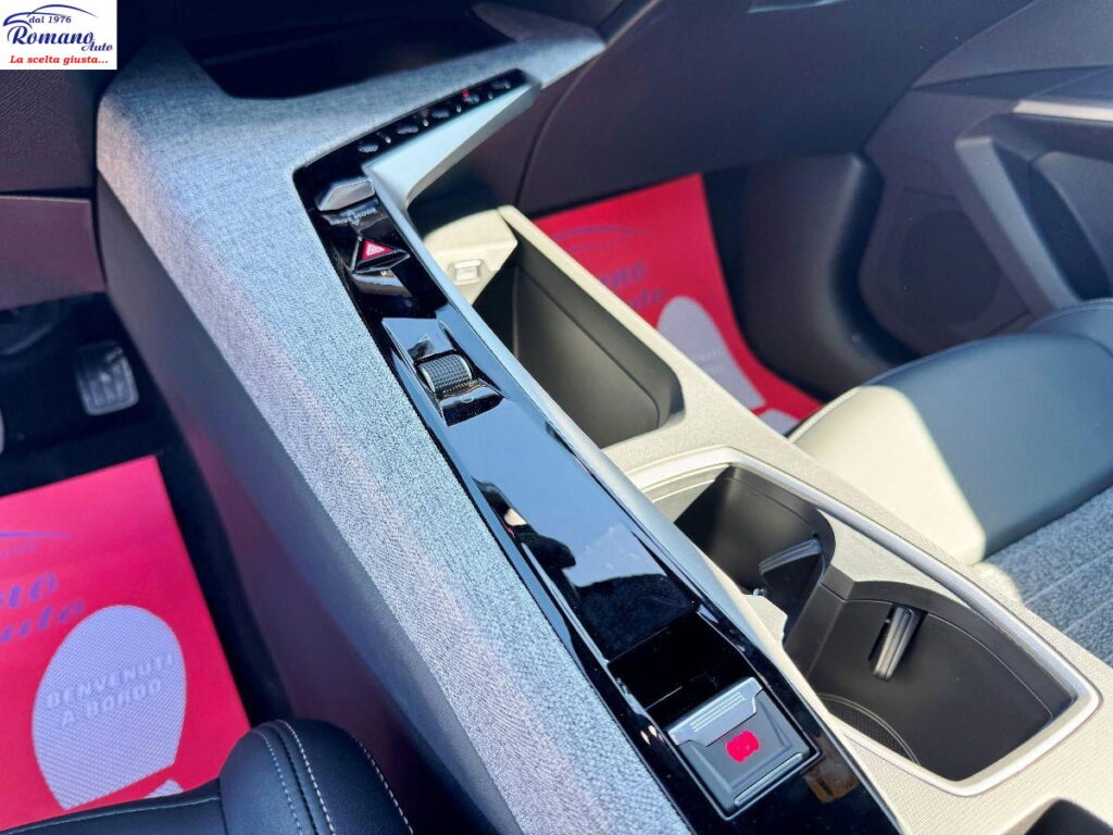 NEW PEUGEOT - 3008  1.2 hybrid Allure Business 136cv e-dcs6#SCHERMO 21*POLLICI INTERNO!