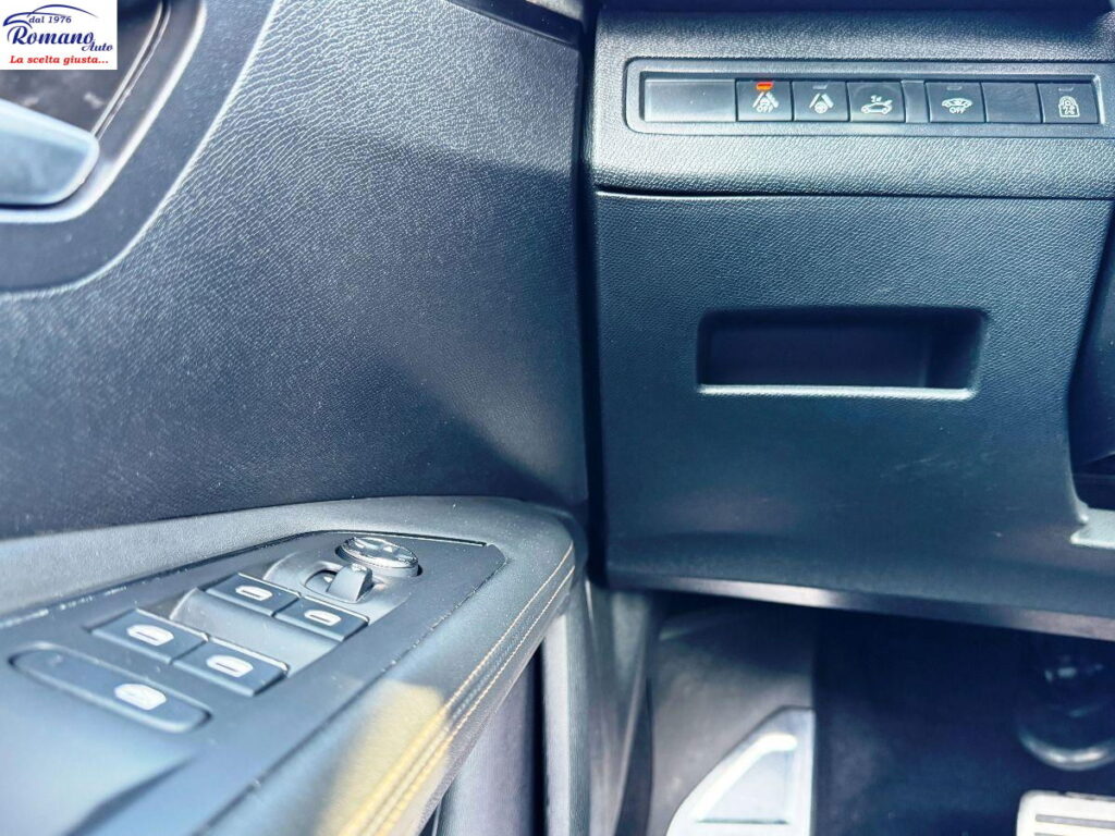 PEUGEOT - 3008  1.5 bluehdi GT Pack 130cv eat8#TETTO APRIBILE!