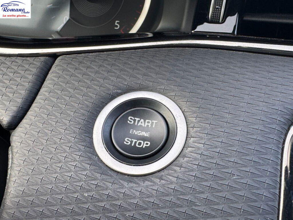 Evoque 2.0d i4 mhev R-Dynamic SE awd 204cv auto#TETTO PANORAMICO!