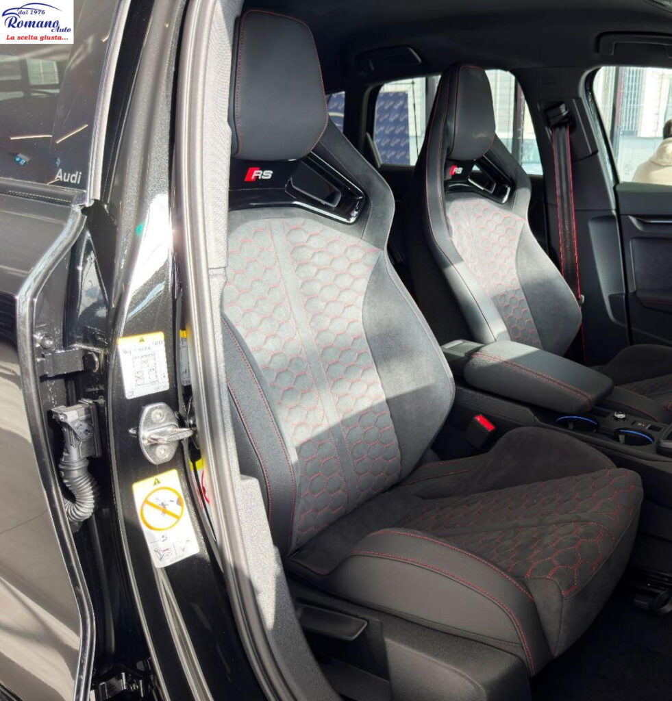 NEW Audi RS3 MY25 TFSI 400CV quattro S tronic#SEDILE A GUSCIO!