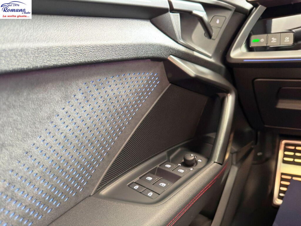 NEW Audi RS3 MY25 TFSI 400CV quattro S tronic#SEDILE A GUSCIO!