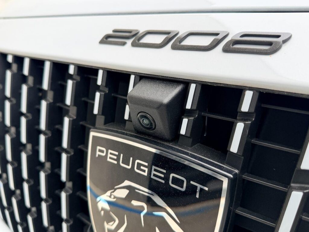 Peugeot 2008 Hybrid 136 e-DCS6 Allure#RETROCAMERA!
