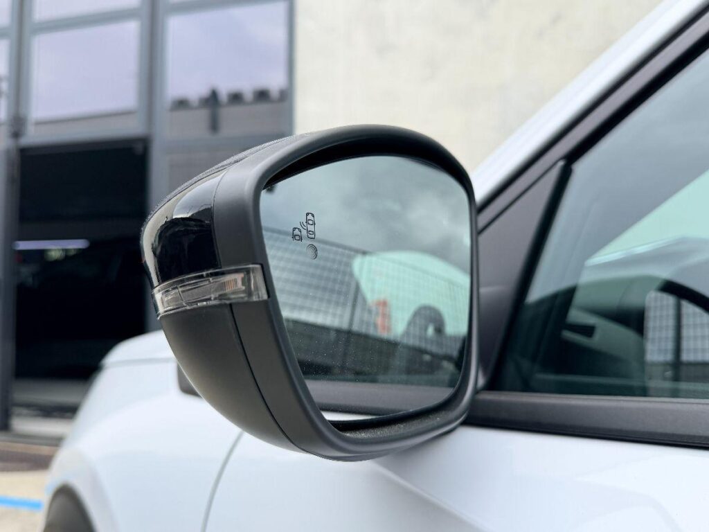 Peugeot 2008 Hybrid 136 e-DCS6 Allure#RETROCAMERA!