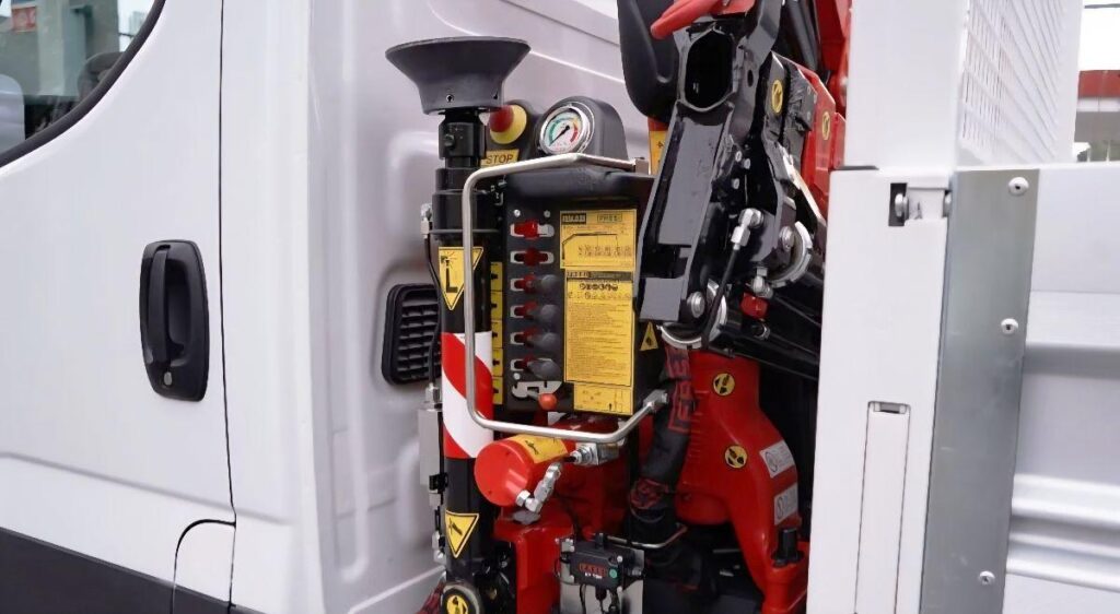 New Iveco Daily 35 C18 C.Autom#Cassone Ribaltabile#GRU FASSI!