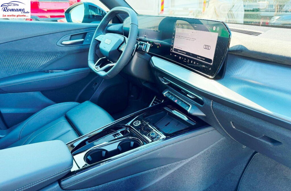 NEW Audi Q3 2.0 tdi 150cv S-Line edition s-tronic#TETTP APRIBILE!