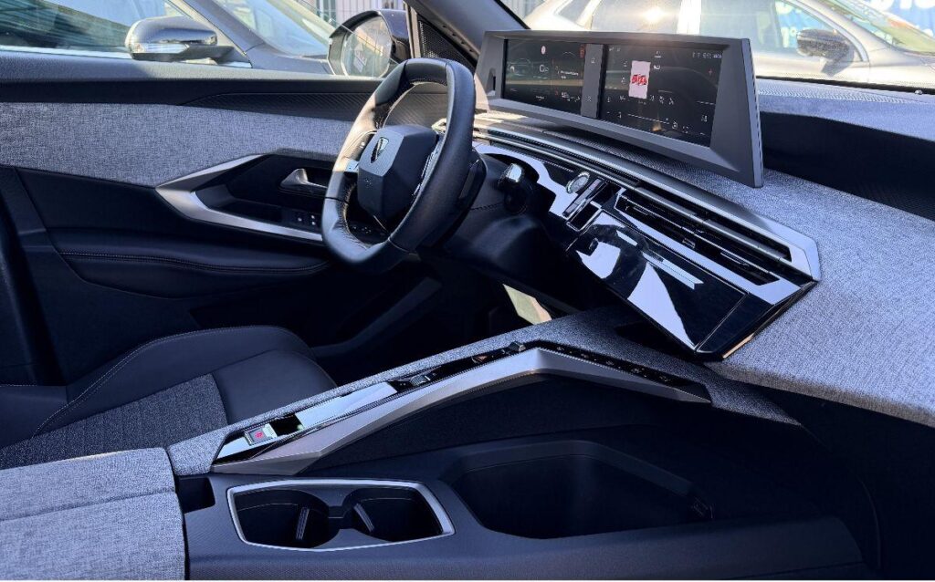 NEW PEUGEOT - 3008  1.2 hybrid Allure 136cv e-dcs6