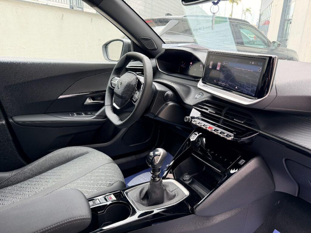 Peugeot 2008 Hybrid 136 e-DCS6 Allure#RETROCAMERA!