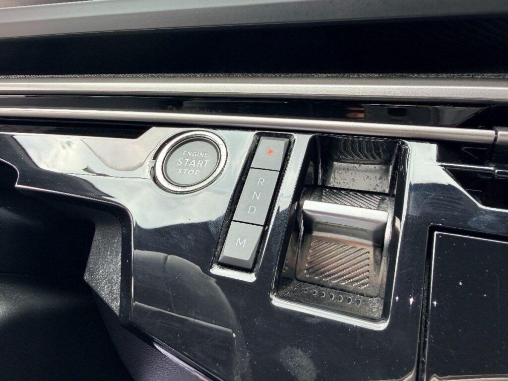 NEW PEUGEOT - 3008  1.2 hybrid Allure 136cv e-dcs6