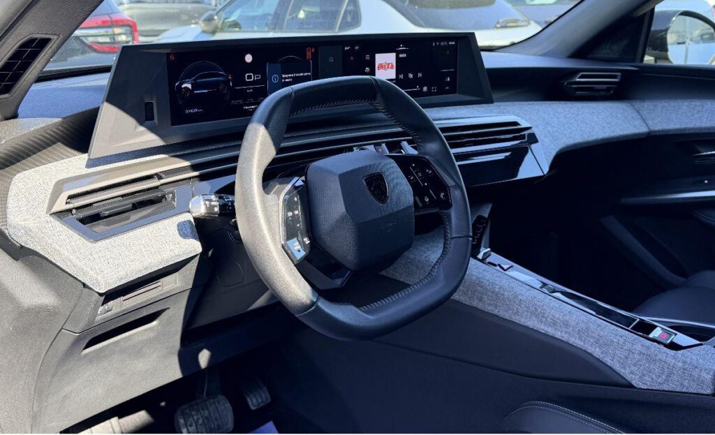 NEW PEUGEOT - 3008  1.2 hybrid Allure 136cv e-dcs6