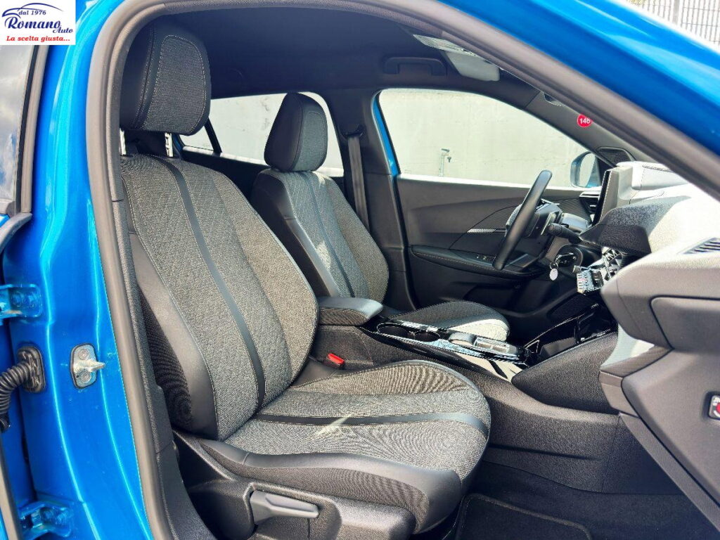 NEW PEUGEOT - 2008  1.5 bluehdi Allure 130 eat8#RETROCAMERA!