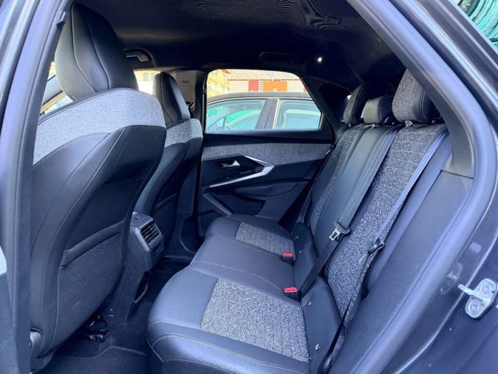 NEW PEUGEOT - 3008  1.2 hybrid Allure 136cv e-dcs6