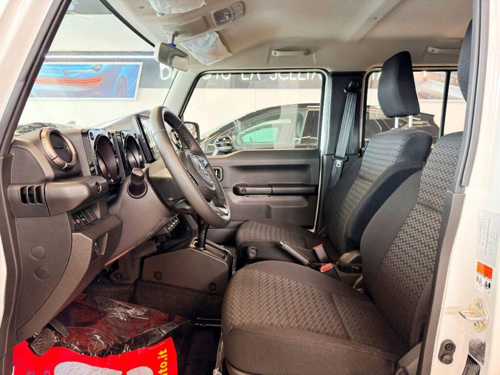 New Suzuki Jimny 1.5 102CV GLX 5P