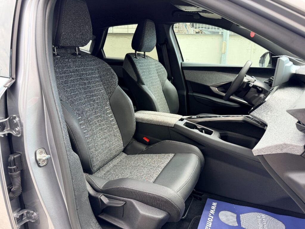 NEW PEUGEOT - 3008  1.2 hybrid Allure 136cv e-dcs6