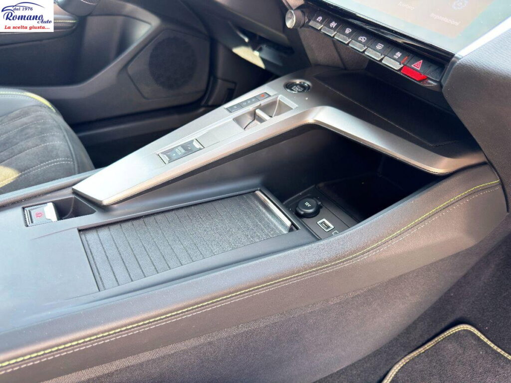 NEW 408 Hybrid 136 e-DCS6 GT