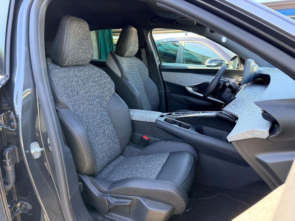 NEW PEUGEOT - 3008  1.2 hybrid Allure 136cv e-dcs6